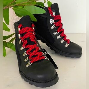 SOREL Ainsley Conquest Boot - NWT